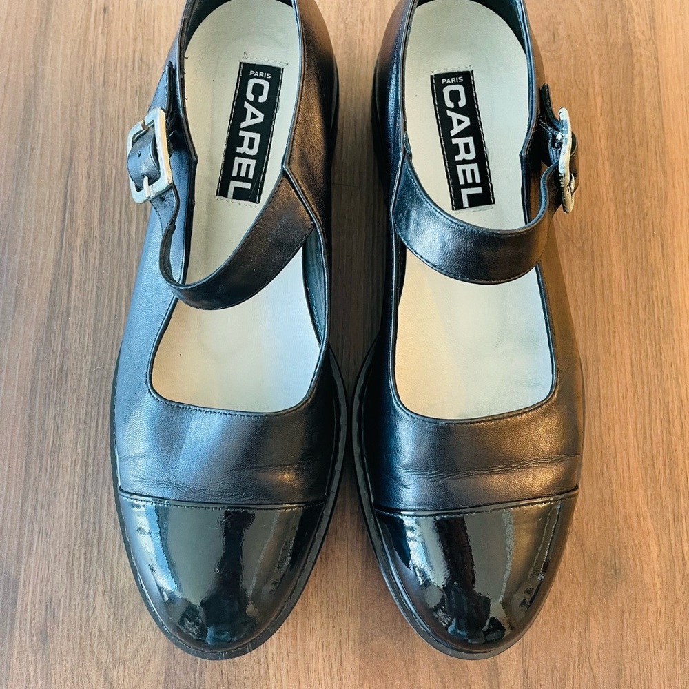 Carel Paris Black leather and patent leather mary janes